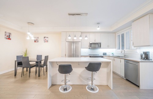 Pickering House | Modern Comfort in Pickering