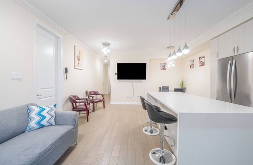 Pickering House | Modern Comfort in Pickering