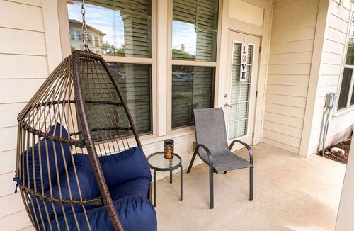 Baymeadows Apartment | Modern Comfort in the Heart of Southside