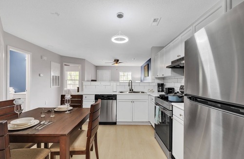 Westover Apartment | Modern Comfort Meets Fayetteville Charm (cb)