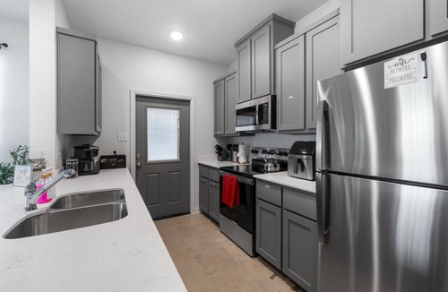 Temple House | Modern Comfort Meets Convenience at Temple Twin Retreat