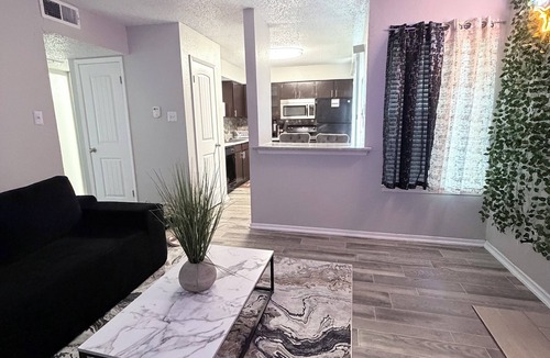 North Arlington House | Modern Comfort Near AT&T Stadium Peaceful Getaway in DFW