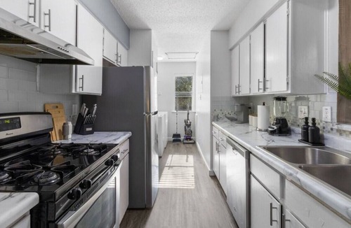 McKinney House | Modern Comfort Near Heart of Downtown Austin