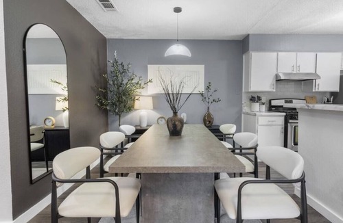 McKinney House | Modern Comfort Near Heart of Downtown Austin