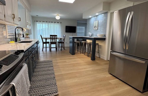 Grandview House | Modern Comfort on Crystal – Sleeps 16!