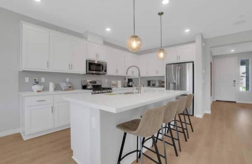 Lathrop House | Modern Comfort: Stanford Crossing Edition