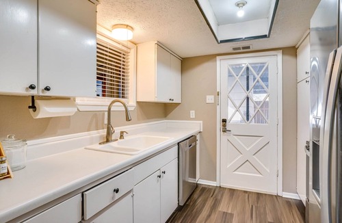 Grand Prairie House | Modern Comfort Townhome