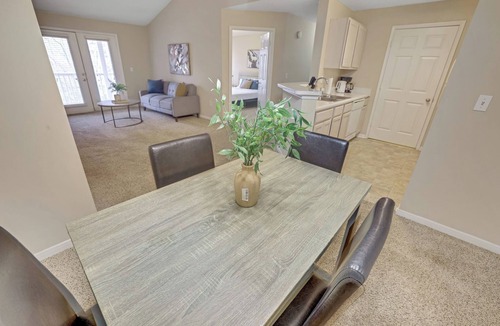 Sand Ridge Apartment | Modern Comfort w/Balcony, Kitchen & WiFi
