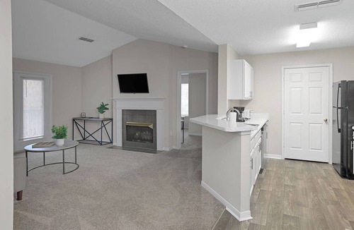 Sand Ridge Apartment | Modern Comfort w/Balcony, Kitchen & WiFi