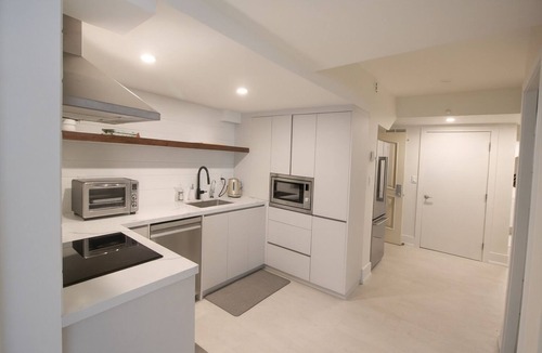 Richmond Hill House | Modern Comfort |Walk-Out Suite
