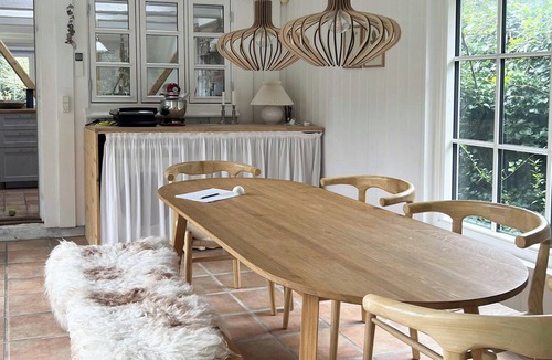 Lyngsbæk Strand House | Modern comfort with nostalgia in Mols