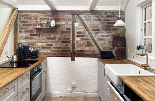 Lyngsbæk Strand House | Modern comfort with nostalgia in Mols