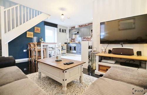 Church Gresley House | Modern comfortable Two Bedroom Home