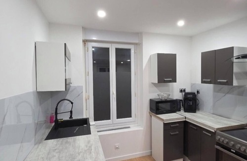 Gisors Apartment | Modern, comfortable accommodation - Fitted kitchen & washing machine
