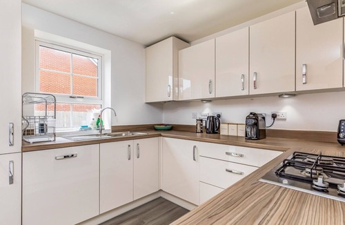 Westhampnett House | Modern Comfortable Home - Pass The Keys