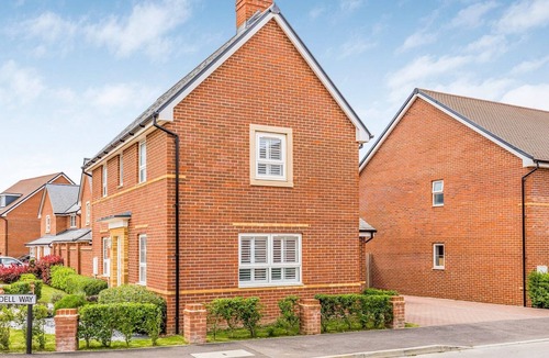 Westhampnett House | Modern Comfortable Home - Pass The Keys