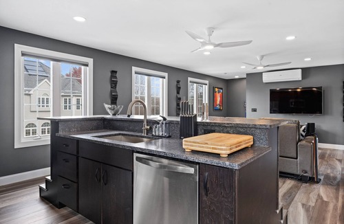 Easthampton Apartment | Modern comfortable apartment just steps from The Williston Northampton School