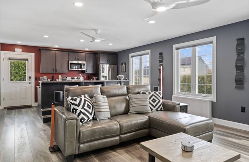 Easthampton Apartment | Modern comfortable apartment just steps from The Williston Northampton School