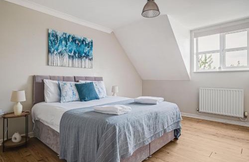 Bedford Apartment | Modern & Comfortable with Free Parking