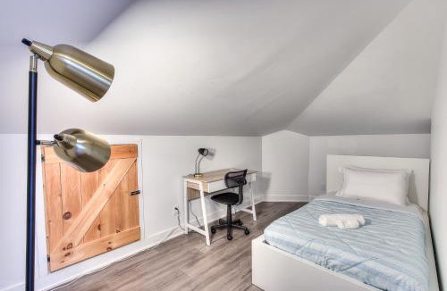 Longueuil Apartment | Modern Comforts 3 Bedroom & Full Kitchen & Wifi & Easy Montreal Access
