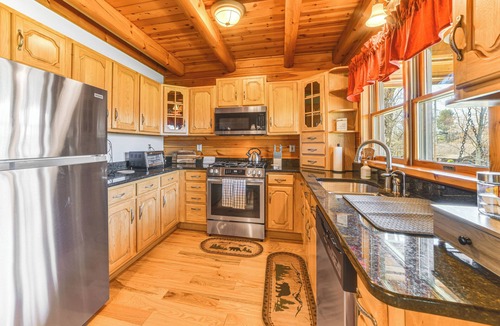 Deposit Cabin | Modern Comforts Classic Cabin- Family/Fish Escape!