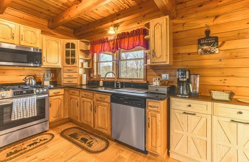 Deposit Cabin | Modern Comforts Classic Cabin- Family/Fish Escape!