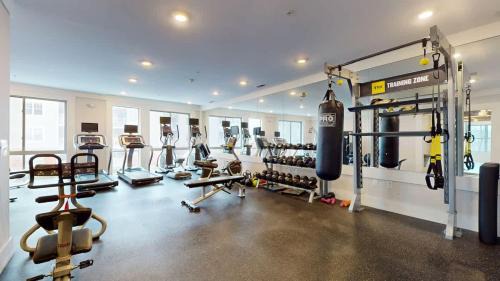 Downtown Apartment | Modern Comforts Free Gym Access