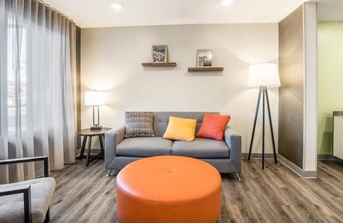 Bellflower House | Modern Comforts in a Charming Locale! Full Kitchen, Pets Allowed, Free Parking!