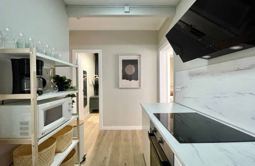 El Poble-sec Apartment | Modern & comfy 3BD in Avinguda Paralel