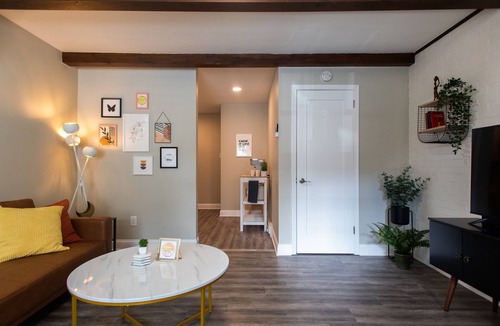 Royersford Apartment | Modern & Comfy | 5★ Location, ♛Queen Bed, Parking