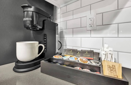 North Auburn House | Modern&Comfy|EV Charger|Kids&Pets| quick 80 access