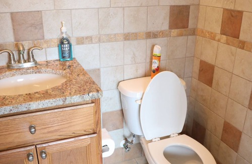 Fort Myers House | Modern & Comfy Oasis ~ Mins to Downtown ~ Parking!