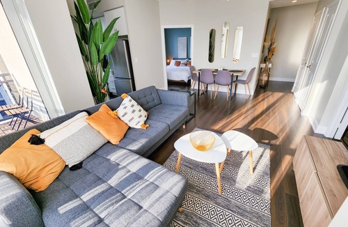Etobicoke Condo | Modern Condo (2BD+2BATH), Free Parking