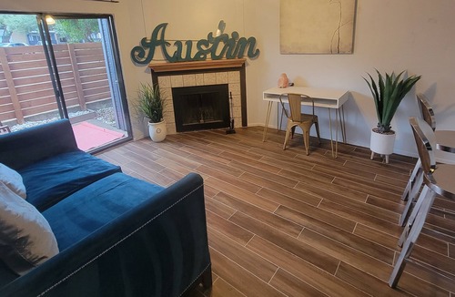 South Lamar Condo | Modern condo 4 miles from Zilker park!