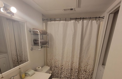 South Lamar Condo | Modern condo 4 miles from Zilker park!