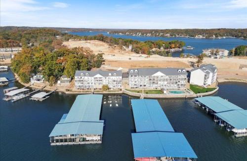 Sunrise Beach House | Modern Condo at 11mm in Sunrise w/PWC & Boat Slip