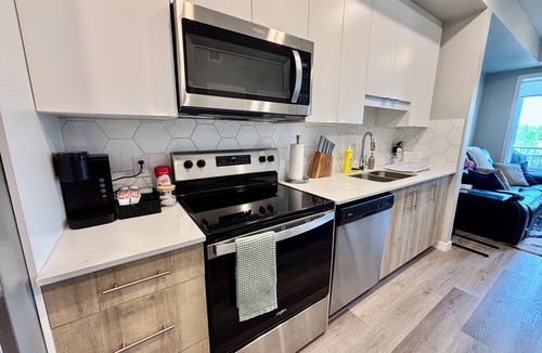 Inglewood Condo | Modern Condo, Historic Inglewood