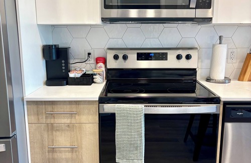 Inglewood Condo | Modern Condo, Historic Inglewood