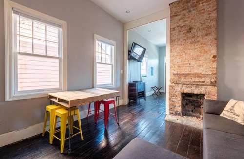 South 7th Ward Apartment | Modern Condo IV Blocks from Quarters