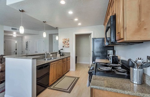 Rio Grande Condo | Modern Condo Near Convention Center