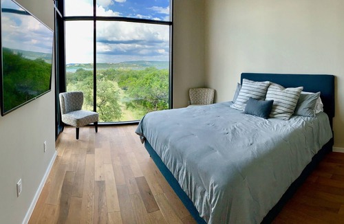 Hudson Bend Condo | Modern Condo on Lake Travis