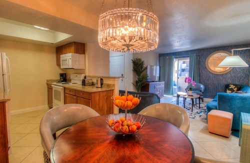 Las Vegas Apartment | Modern condo overlooking the Strip 3