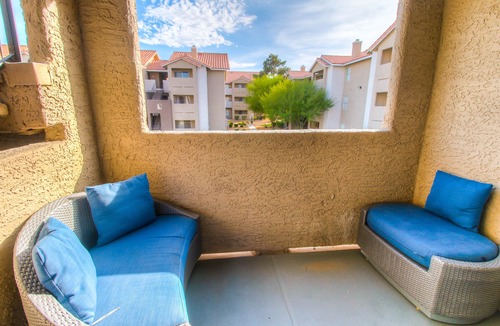 Las Vegas Apartment | Modern condo overlooking the Strip 3
