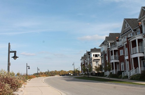 Collingwood Condo | Modern Condo Steps From Historic Downtown Collingwood Charm