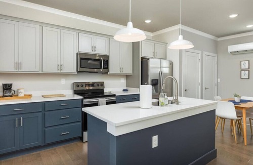 Chattanooga Villa | Modern Condo w/Mountain Views, 2 Private Decks!