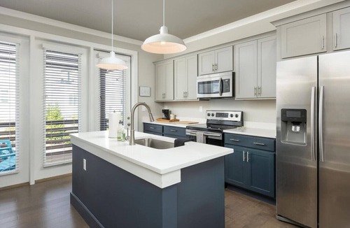 Chattanooga Villa | Modern Condo w/Mountain Views, 2 Private Decks!