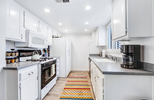 Canyon Corridor Apartment | Modern condo with mountain view, private balcony, pools