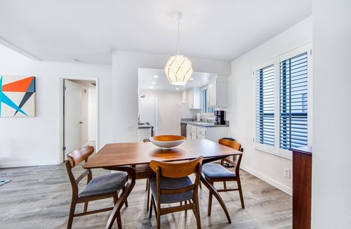 Canyon Corridor Apartment | Modern condo with mountain view, private balcony, pools