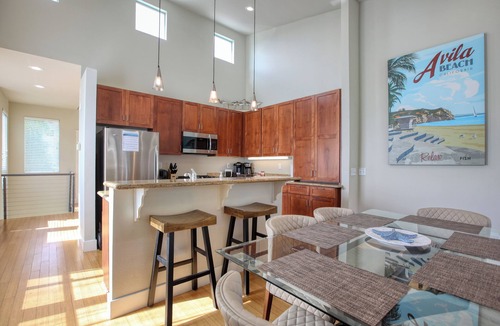 Avila Beach House | Modern Convenience in Avila Beach