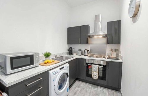 Brierley Hill Apartment | Modern & Convenient 1 Bedroom Apartment in Dudley